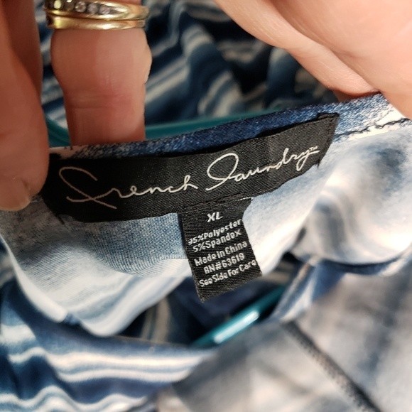 French Laundry Ombre Shades of Blue Razor Back Handkerchief Hem Size XL - Picture 13 of 13